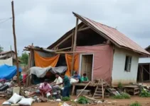 casa desaba e moradores são acolhidos em lares temporários