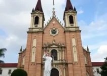 Mãe e Rainha