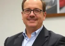 Câmara reconhece trabalho de Julio Gasparini